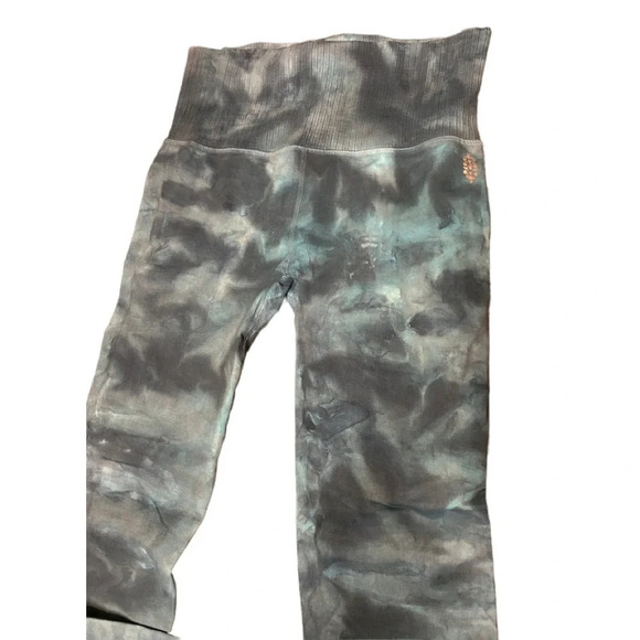 NWOT Free People FP Movement Good Karma Tie Dye Leggings - Picture 6 of 9
